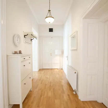 Flatiron Building - By Hi5 *