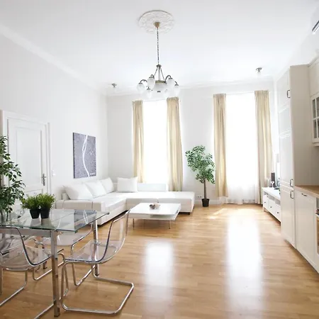 Flatiron Building - By Hi5 Budapest