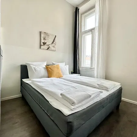 Flatiron Building - By Hi5 Apartment Budapest