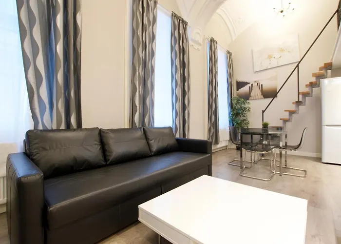 Flatiron Building - By Hi5 *