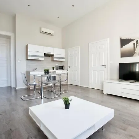 Flatiron Building - By Hi5 Διαμέρισμα Βουδαπέστη