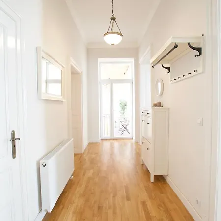 Flatiron Building - By Hi5