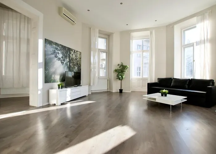 Flatiron Building - By Hi5