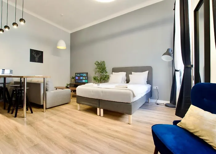 Flatiron Building - By Hi5 *