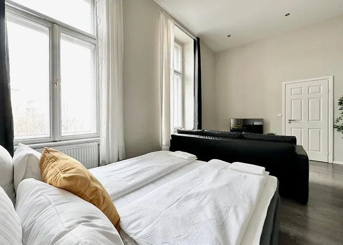 Flatiron Building - By Hi5