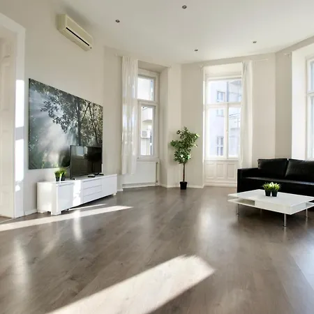 Flatiron Building - By Hi5