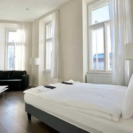 Flatiron Building - By Hi5